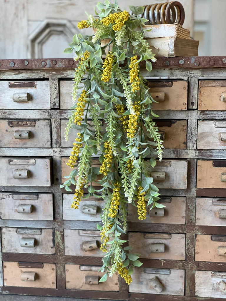 33” hanging yellow vine