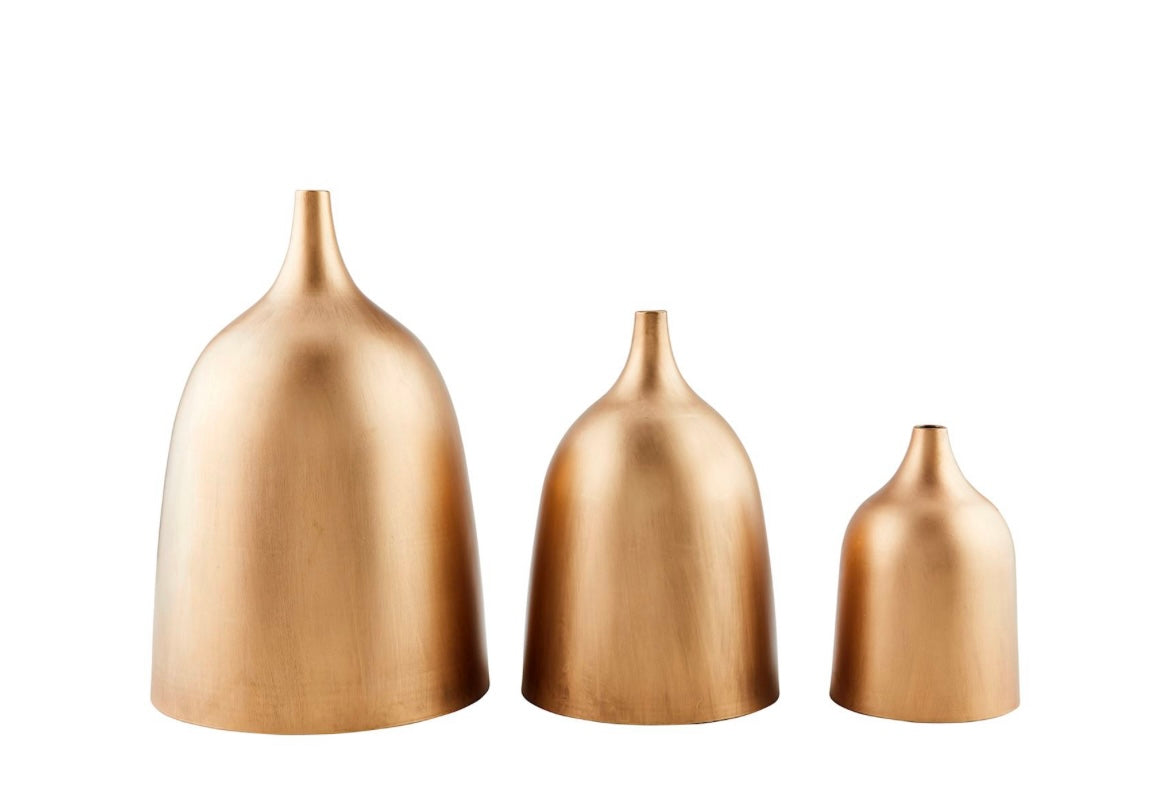 Mud pie gold metal vase asst.